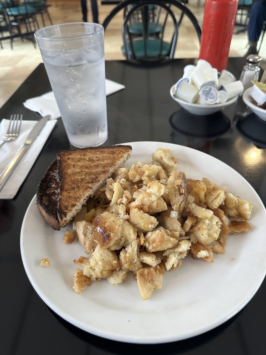 Classic Cafe East - Photo 6