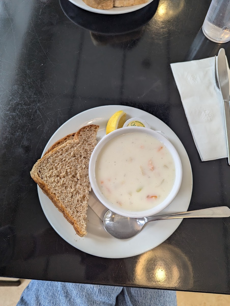 Classic Cafe East - Photo 8