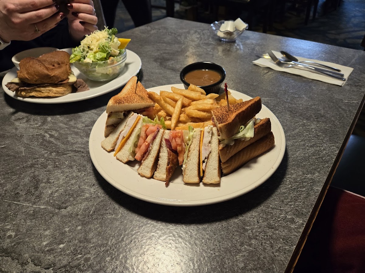 Omega Restaurant - Photo 7