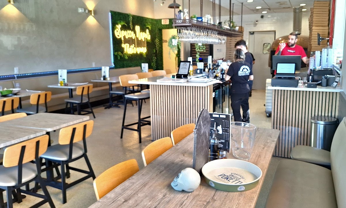 Sogna Napoli Trattoria & Pizzeria - Photo 5