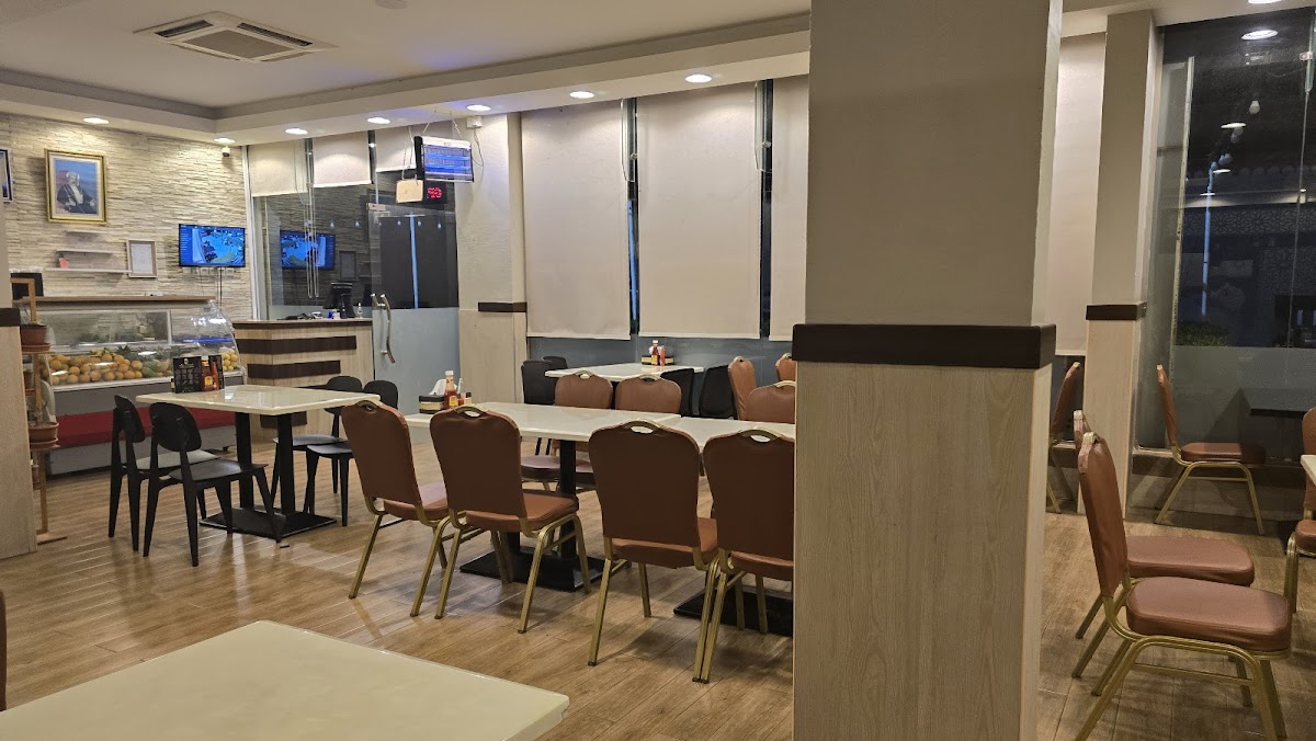 ALRAYYAN TURKISH RESTAURANT - Photo 8