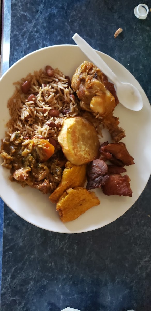 Fancy Buffet Haitian Restaurant - Photo 4