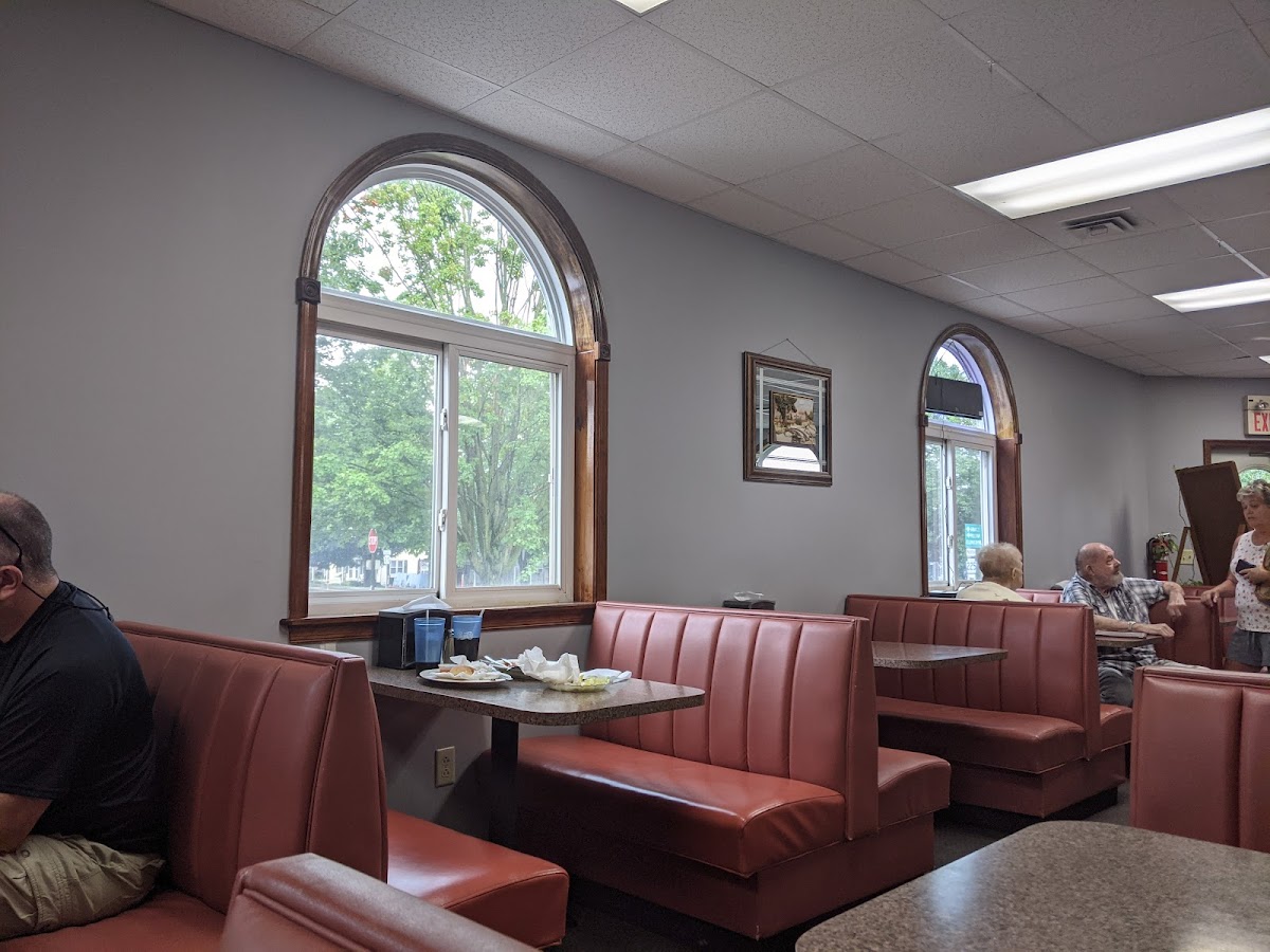 Schiano's Italian Restaurant - Photo 2