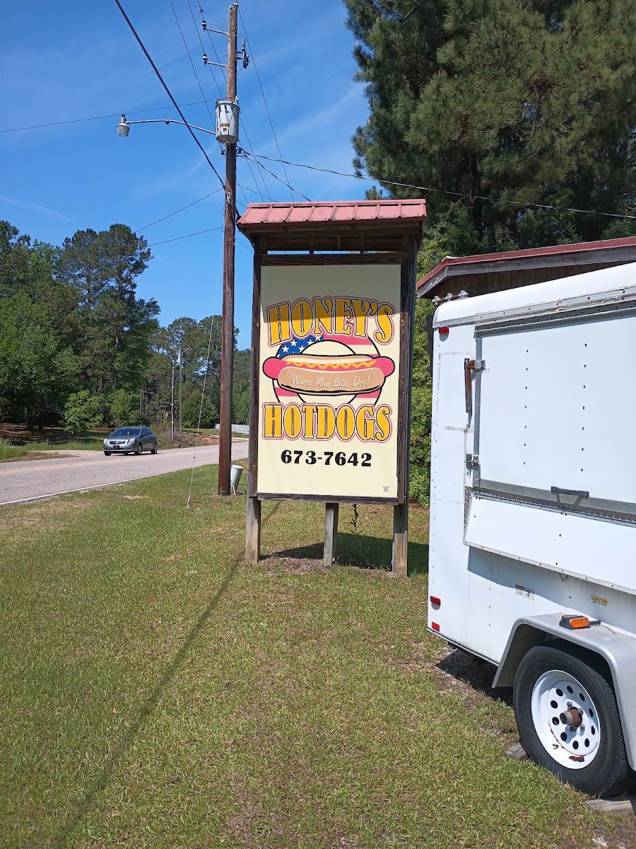 Honey's Hotdogs - Photo 2