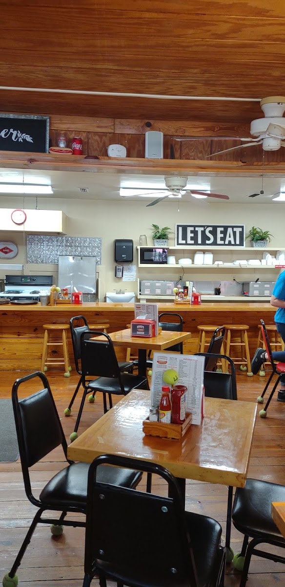 Honey's Hotdogs - Photo 3