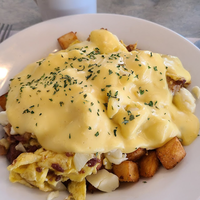 Breakfast Poutine