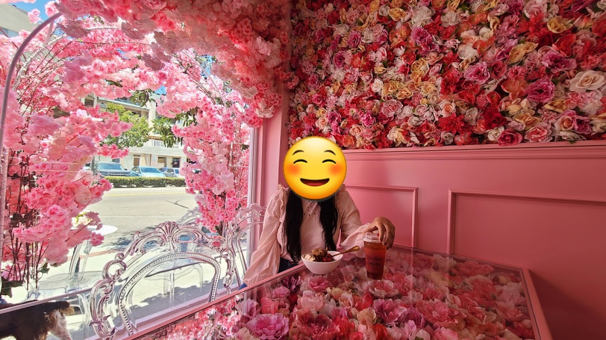 Pink Rose Cafe - Photo 1