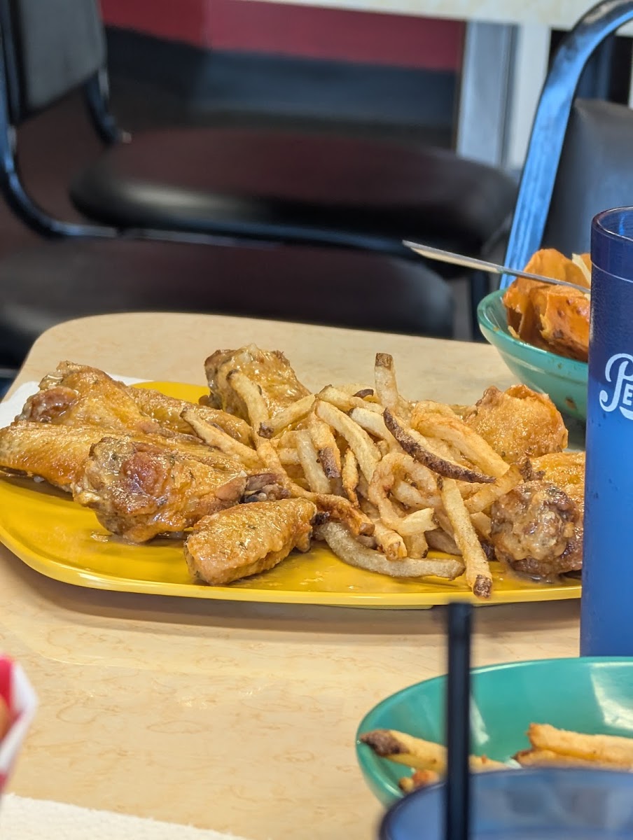 freakshows Burgers Wings and Burritos - Photo 5