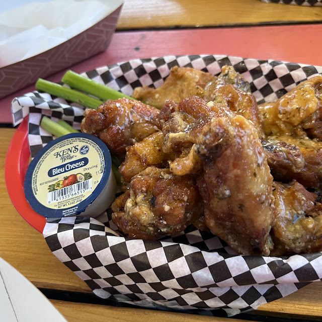 Chicken Wings with Fries