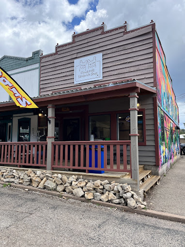Cloudcroft Sandwich Shop - Photo 2