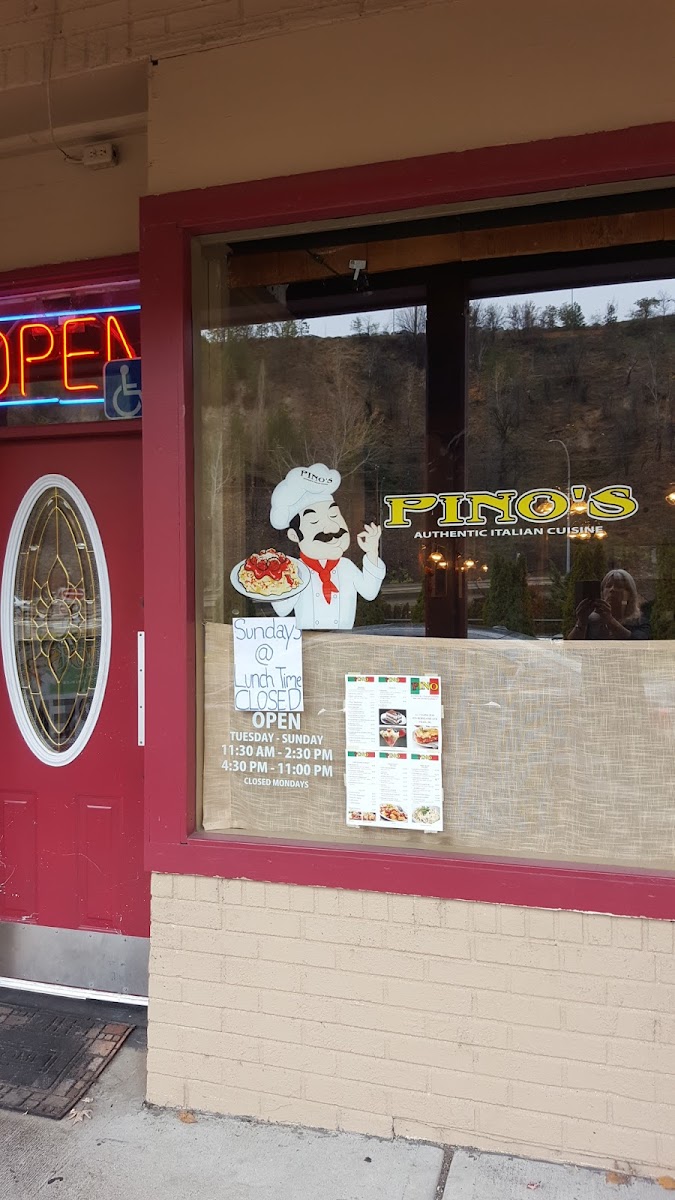 Pinos 'Authentic Italian Cuisine' - Photo 6
