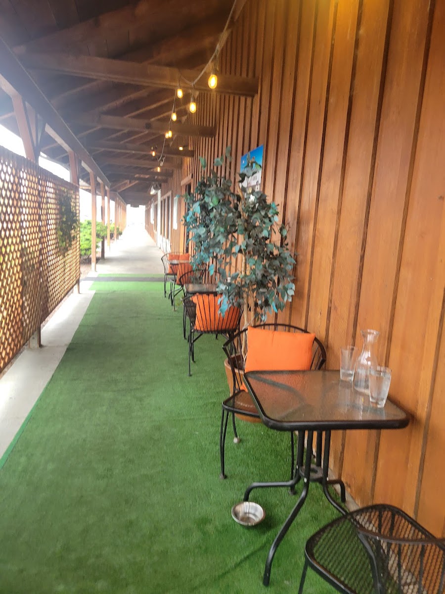 Hot Brew Bistro - Photo 3