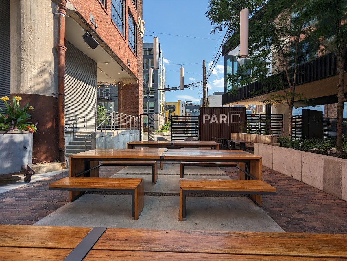 SAUCED. - Photo 3