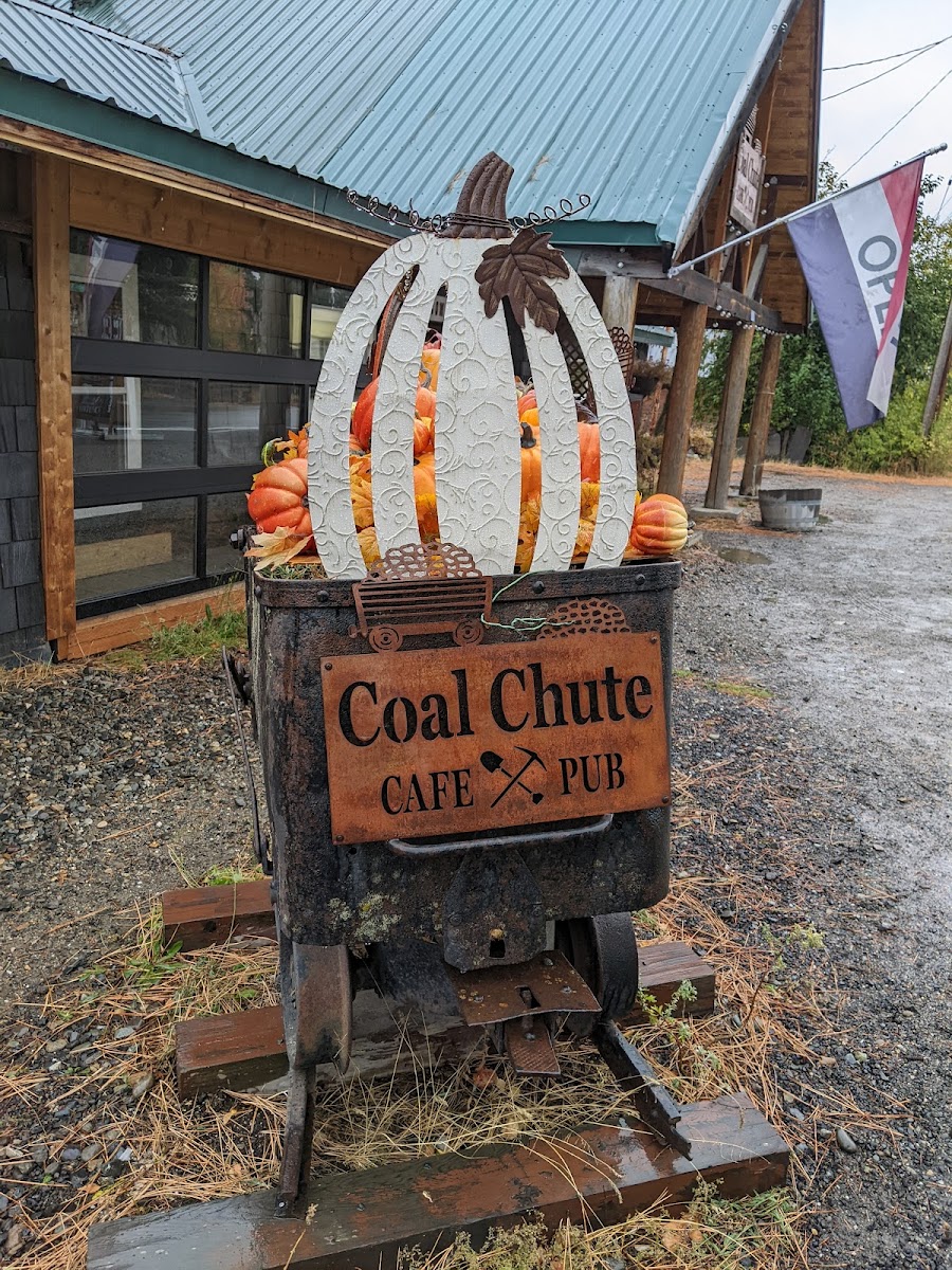 The Coal Chute Cafe and Pub - Photo 6