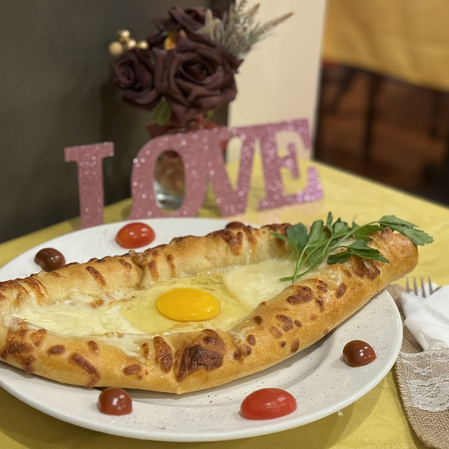 Adjaruli Khachapuri