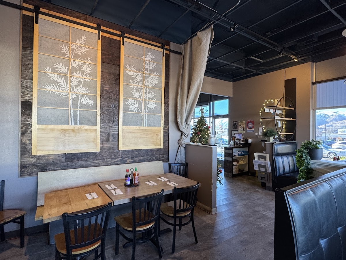 Mai Lee Thai Restaurant - Photo 1