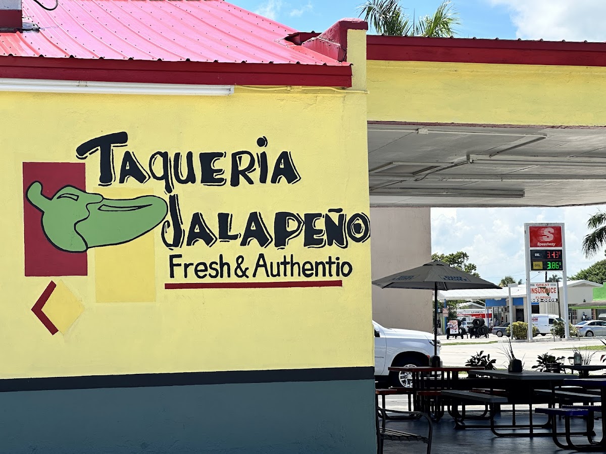 Taqueria Jalapenos (LaBelle) - Photo 7