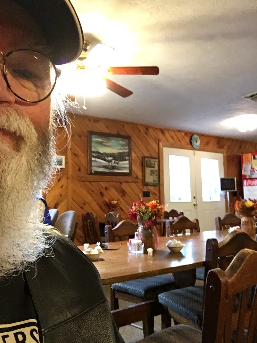 Melanie's Family Restaurant - Photo 5