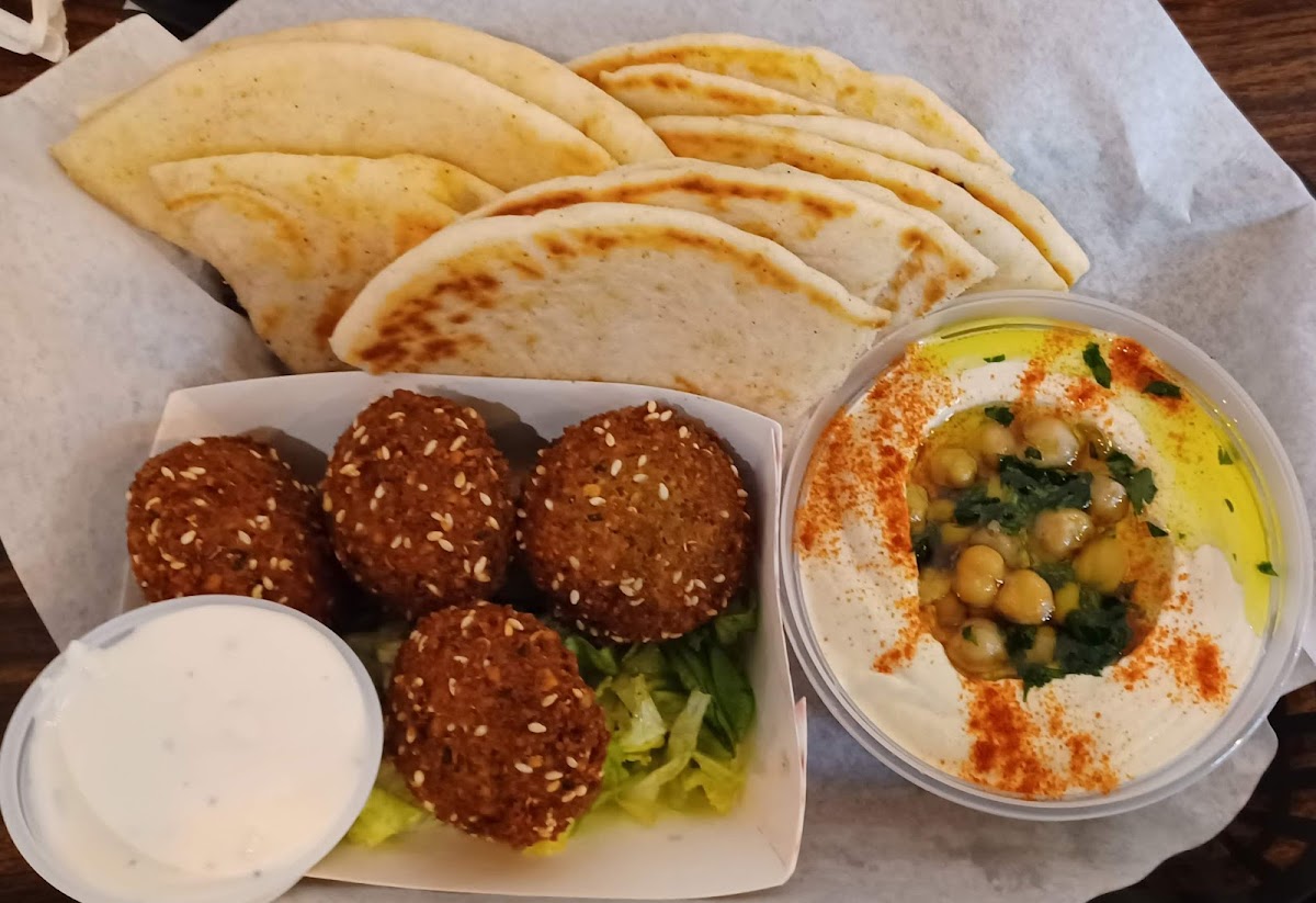 Happy Greek Cafe - Photo 6