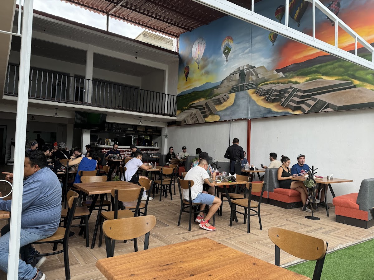 RESTAURANTE HUEHUETEOTL