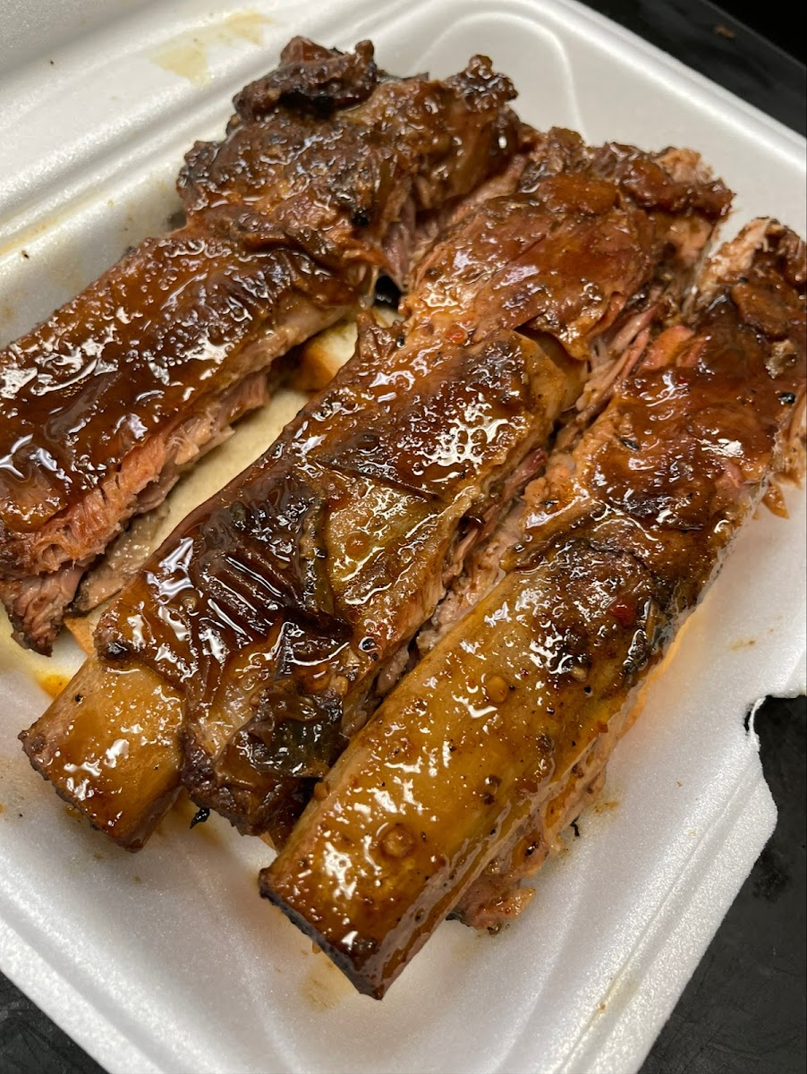 Bobby's BBQ House - Photo 1