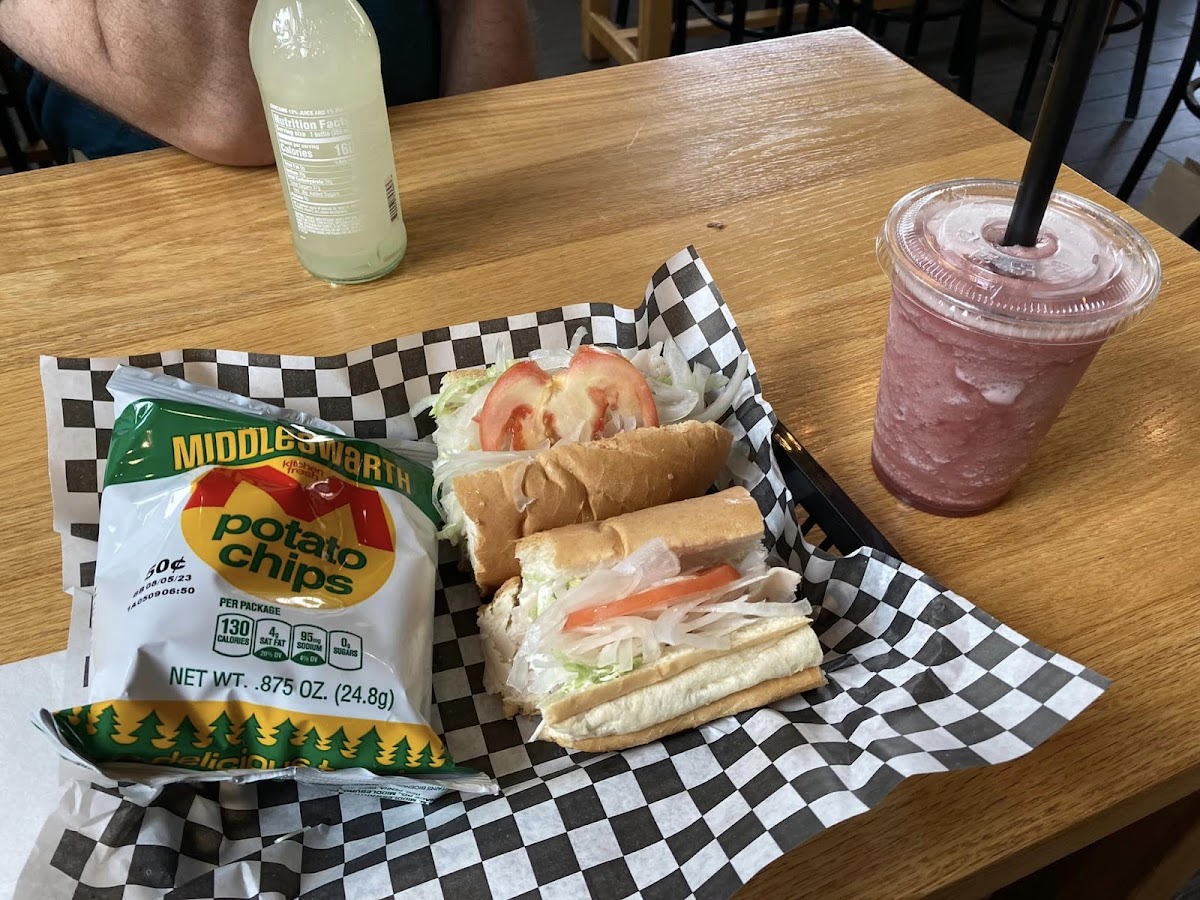 Bonfatto's Italian Market & Corner Cafe - Photo 4