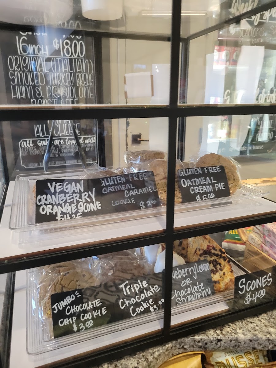 Bonfatto's Italian Market & Corner Cafe - Photo 6
