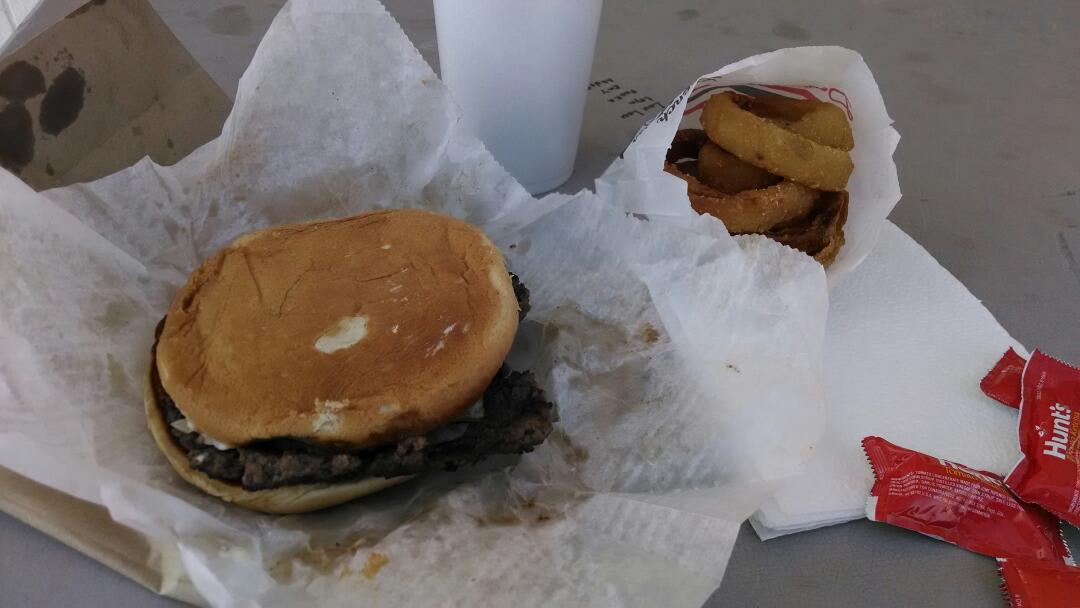 Tanks's Bar-B-Que & Catering - Photo 6