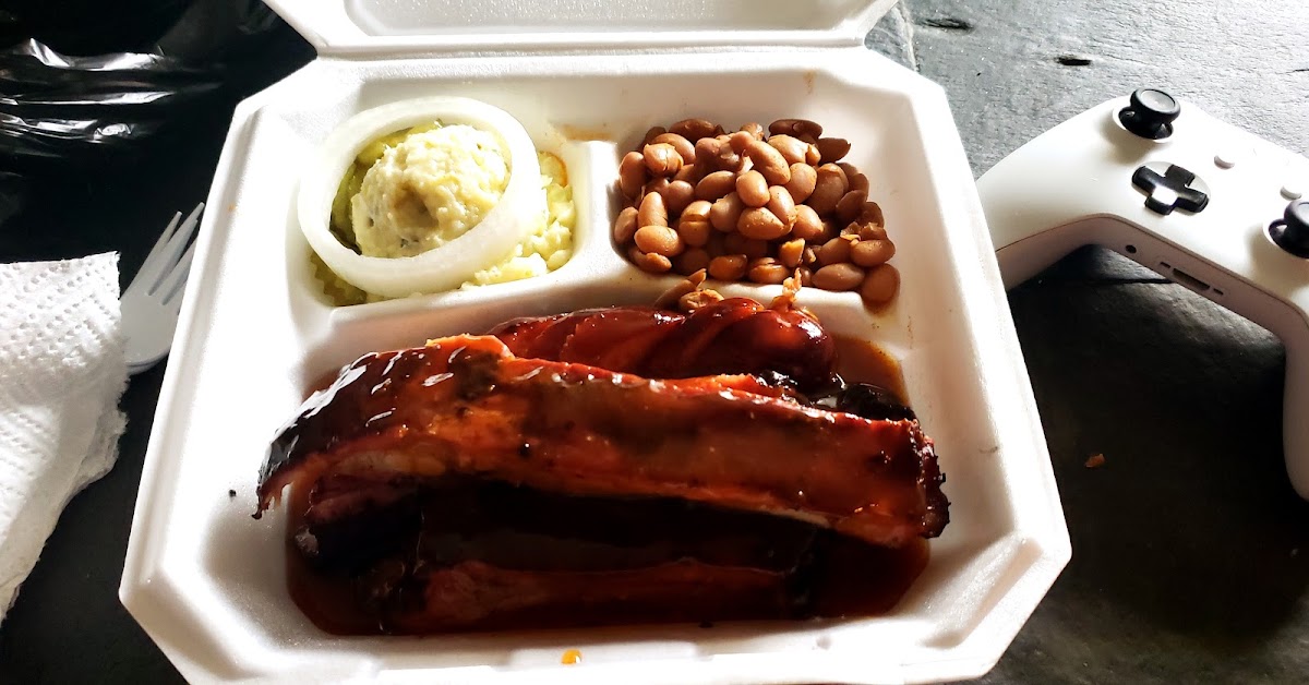 Tanks's Bar-B-Que & Catering - Photo 7