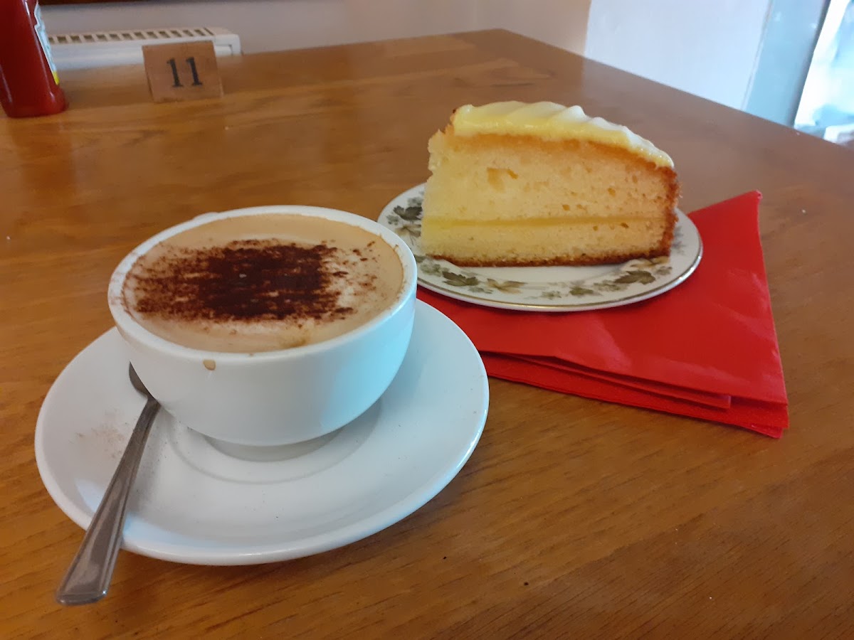 Olivers Coffee and Wine - Photo 4