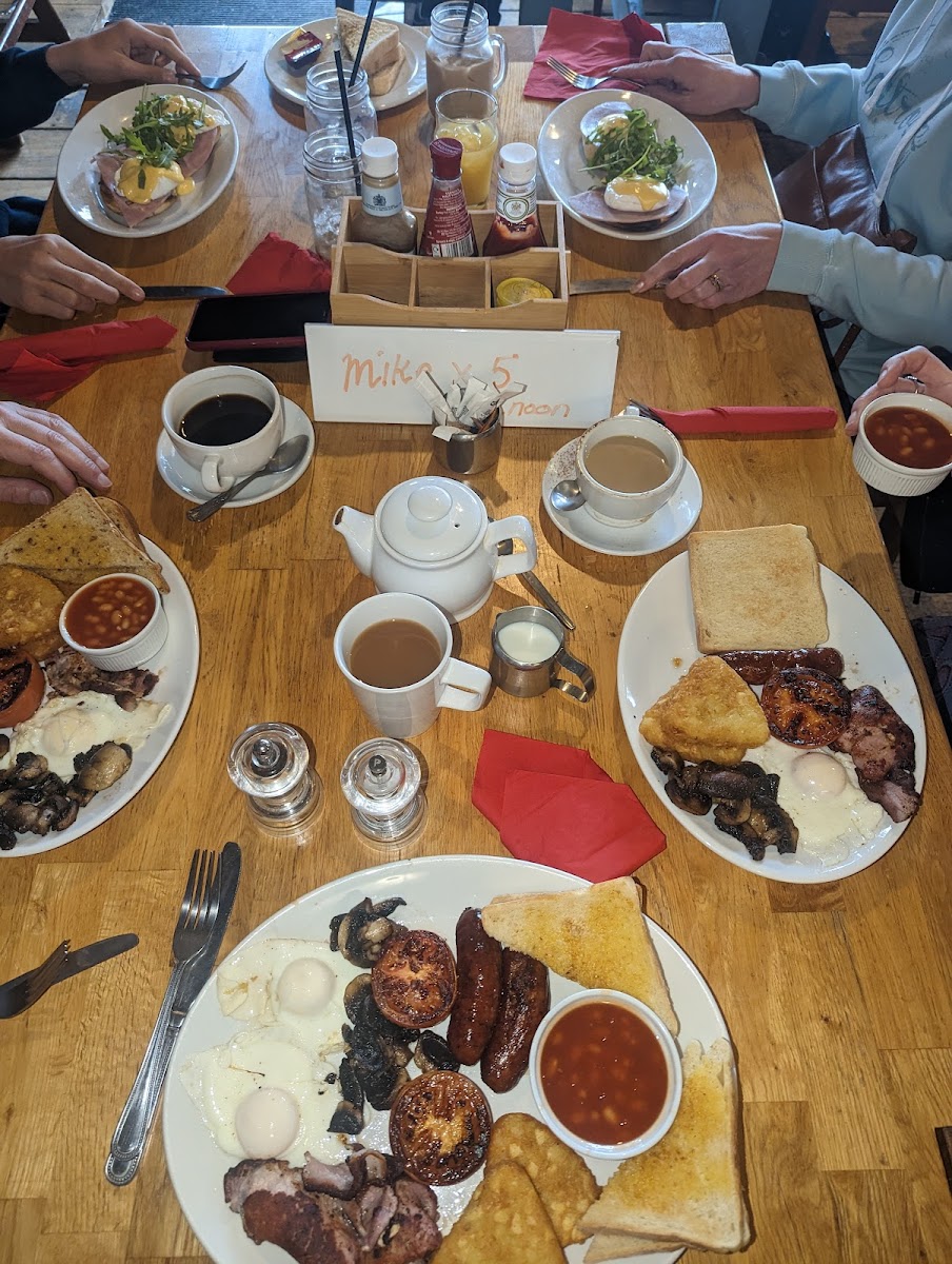 Olivers Coffee and Wine - Photo 5
