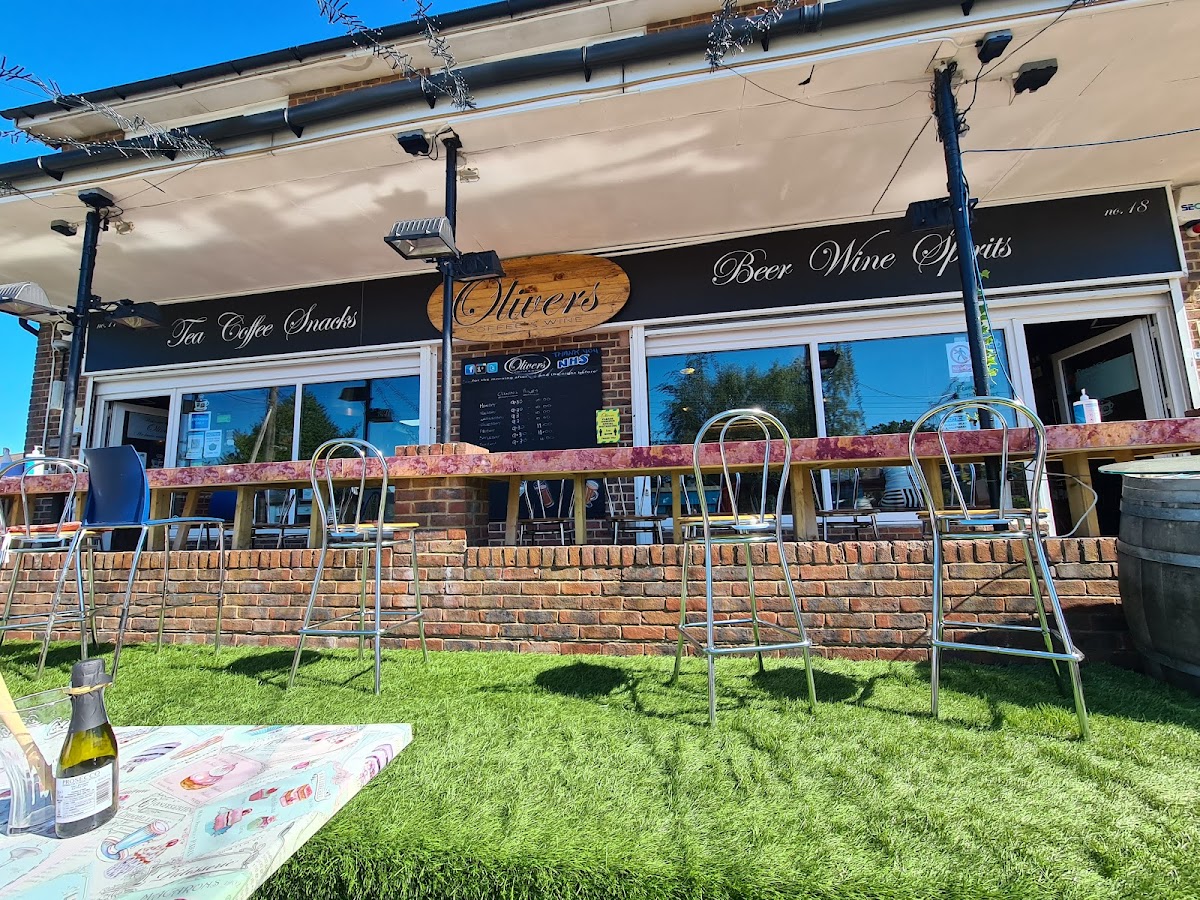 Olivers Coffee and Wine - Photo 7