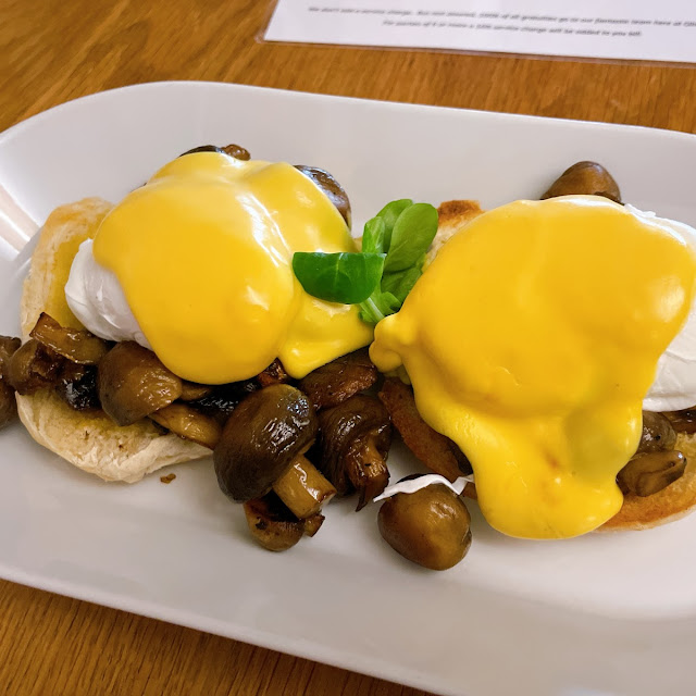 Eggs Benedict