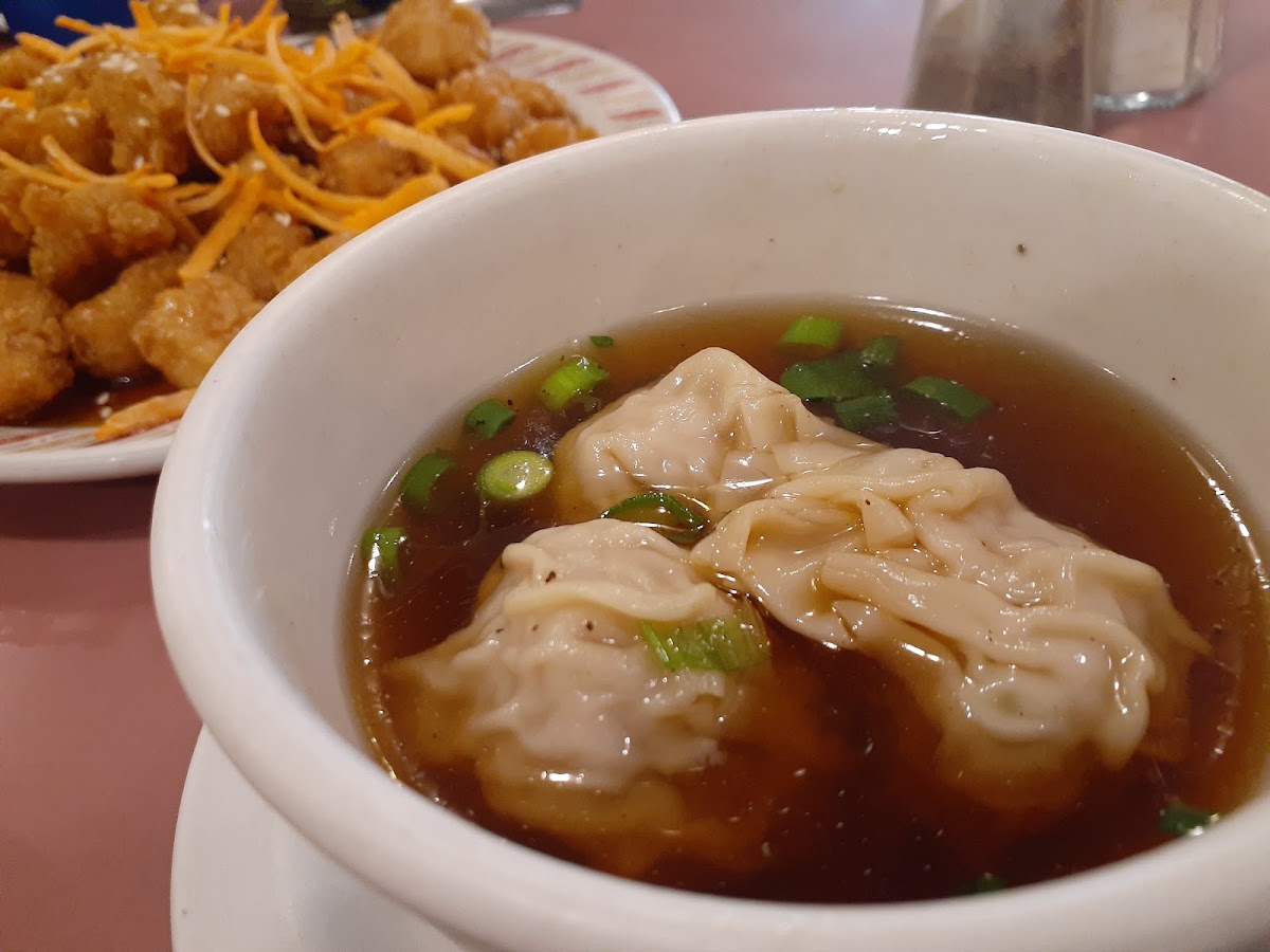 May Mei Chen’s Chinese Restaurant - Photo 2