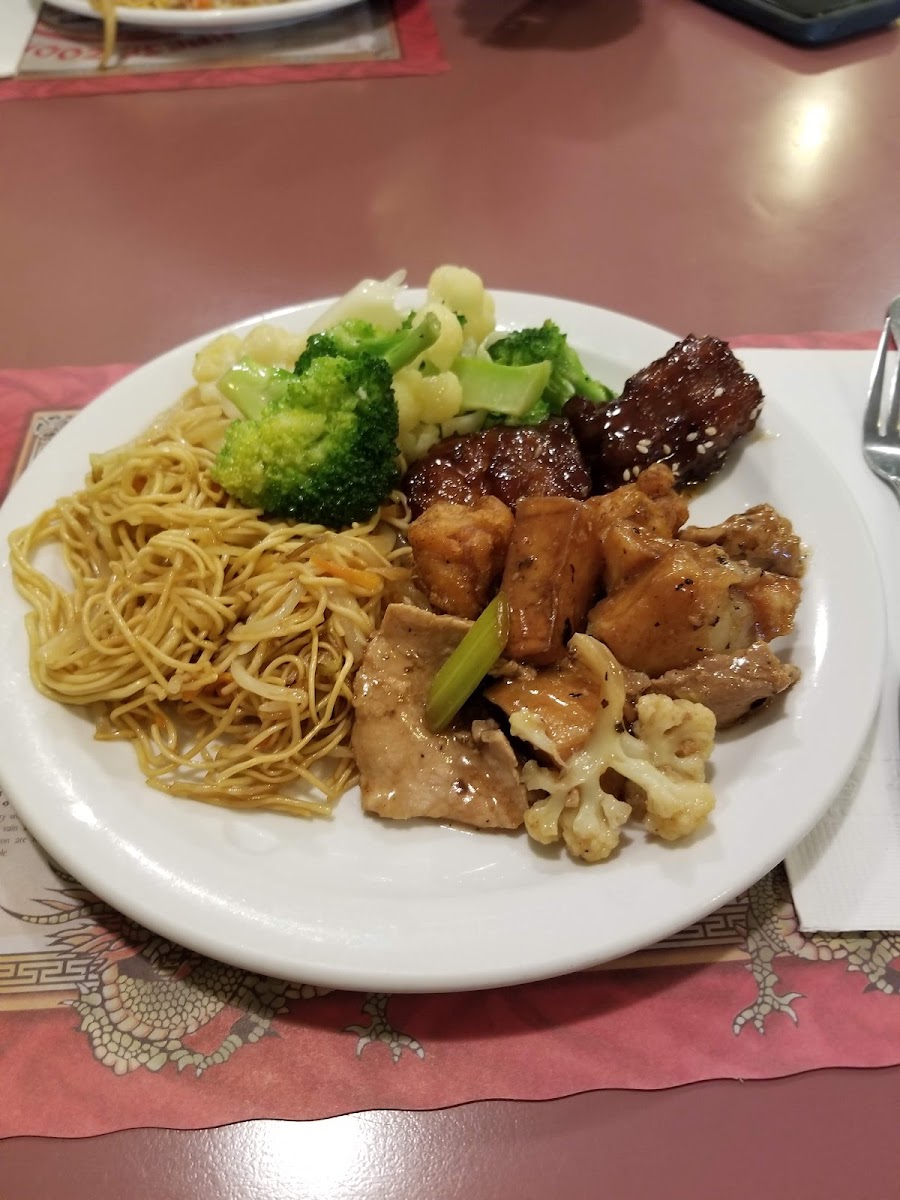 May Mei Chen’s Chinese Restaurant - Photo 6