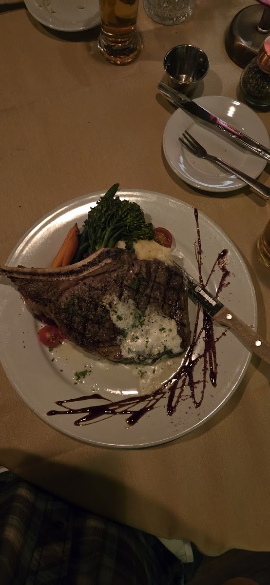 Stone Bar Inn - Photo 4