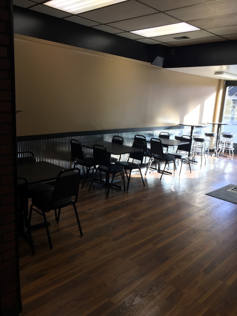 The 318 Restaurant - Photo 8