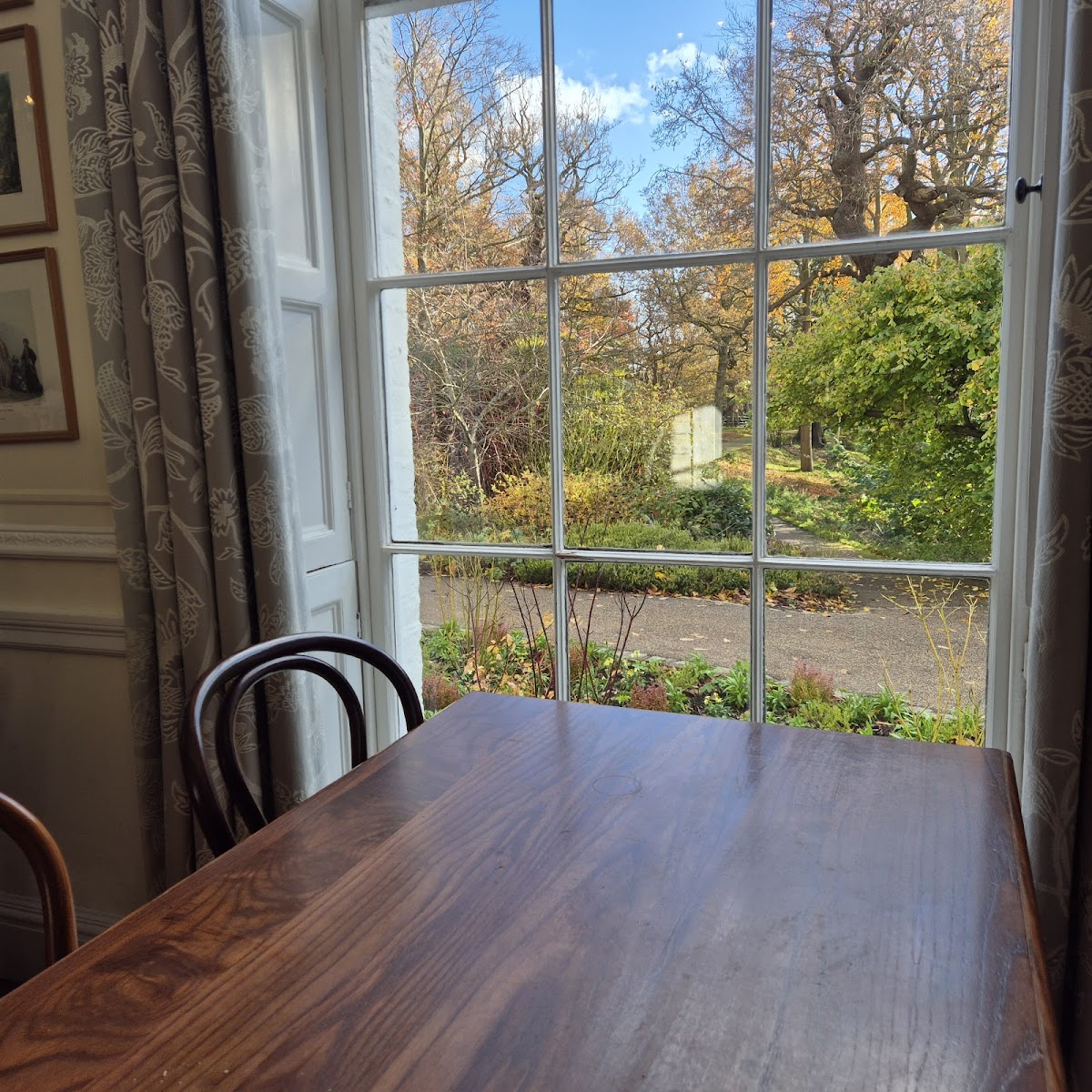 Pembroke Lodge - Photo 1