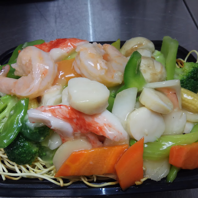 Seafood Cantonese Chow Mein