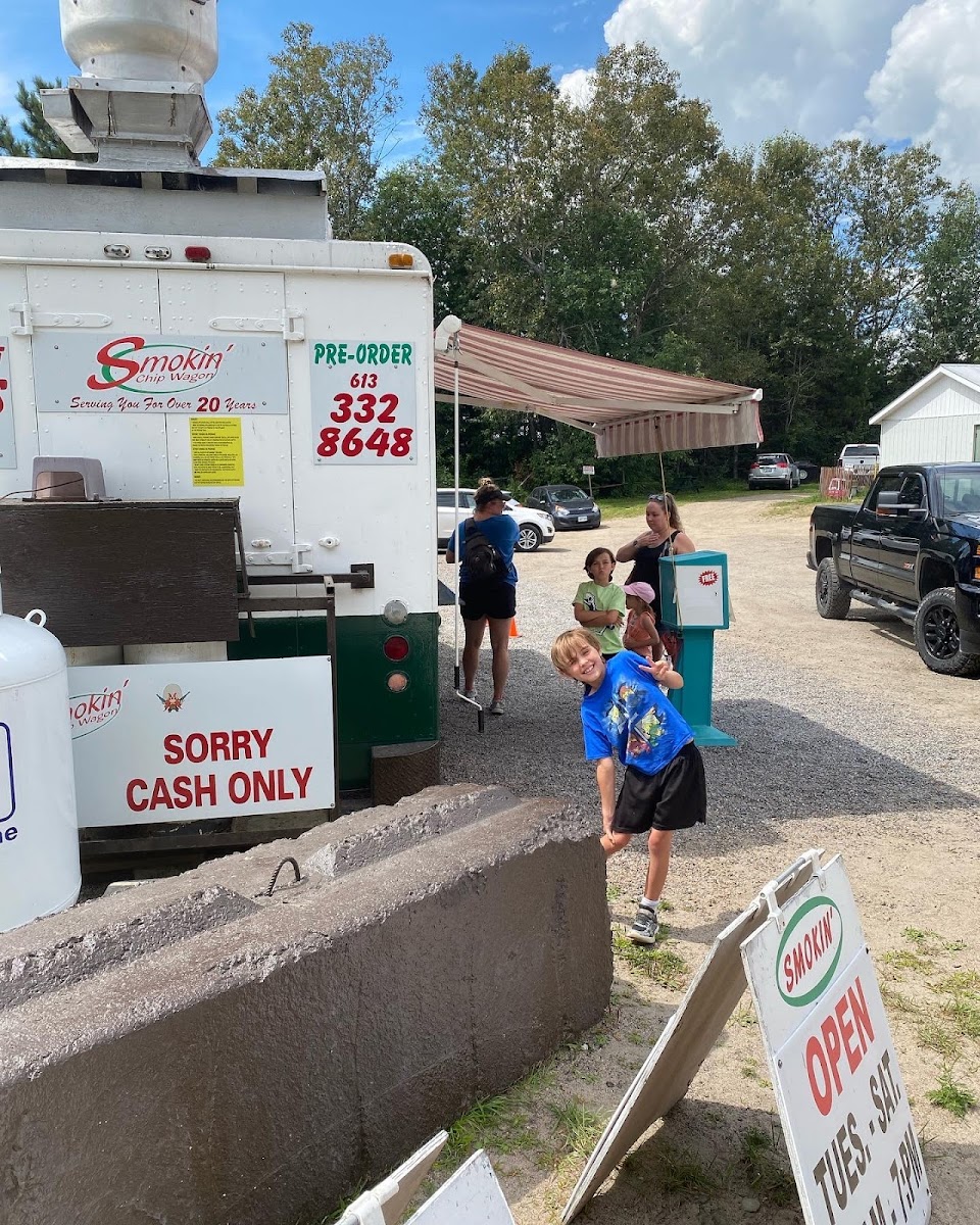 Smokin' Chip Wagon (Poutine) Bancroft Ontario - Photo 4