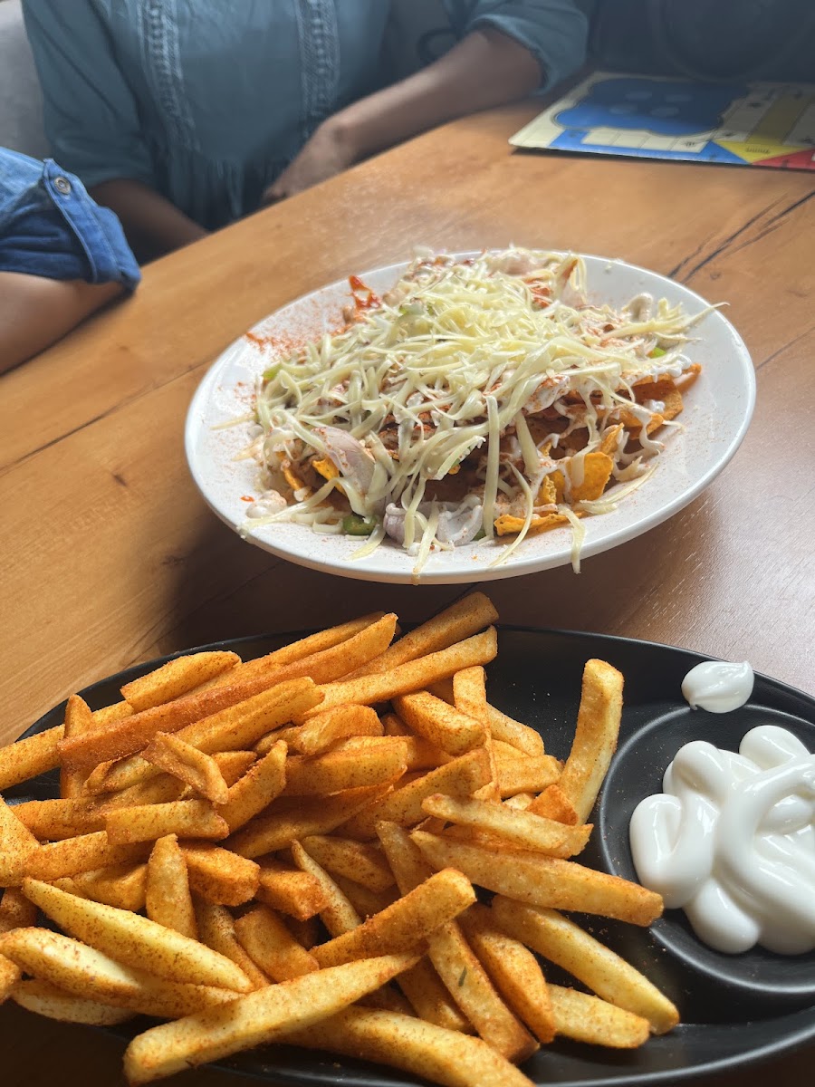 mama's cafe (veg) - Photo 1