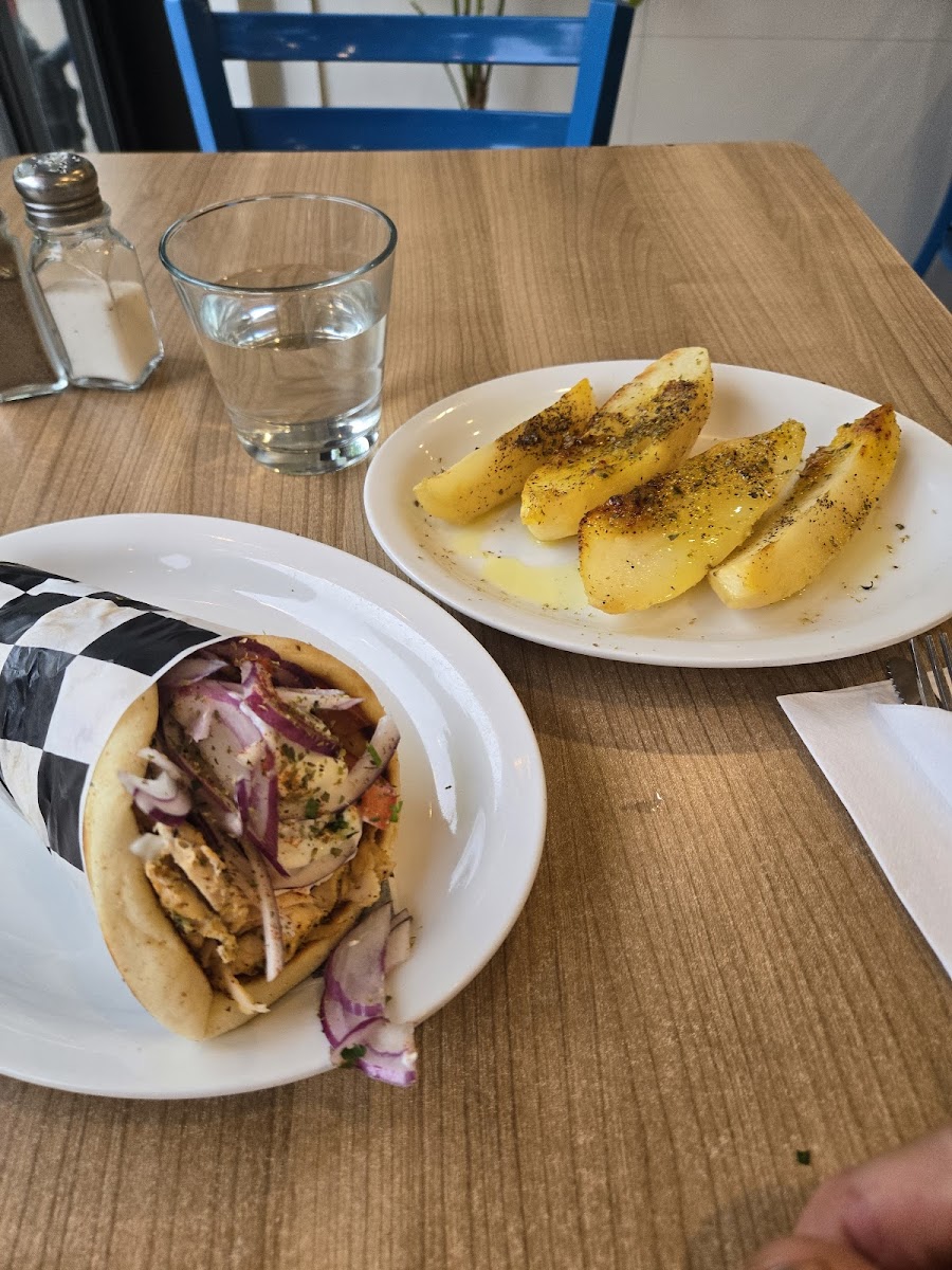 Minos Souvlaki Gyro - Photo 2
