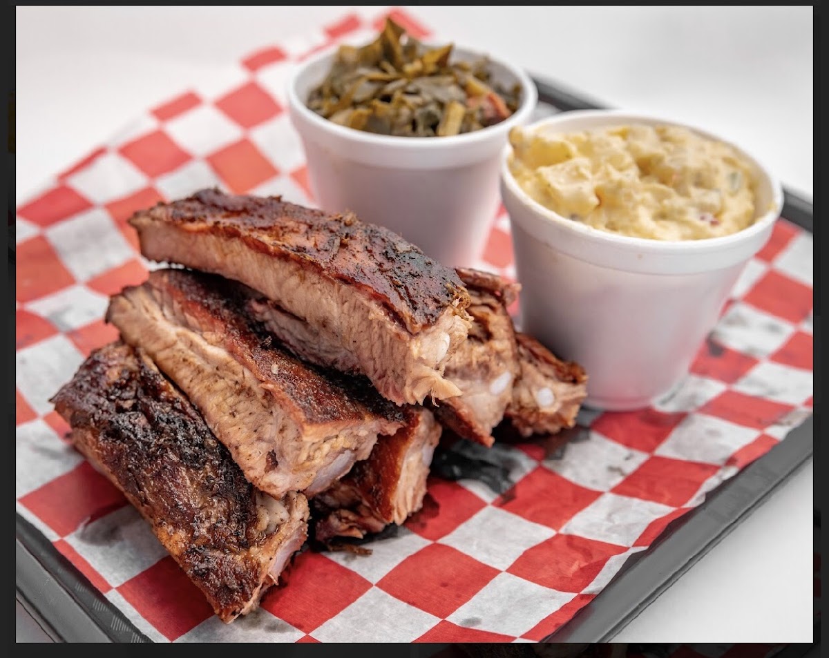 Foster’s BBQ - Photo 1
