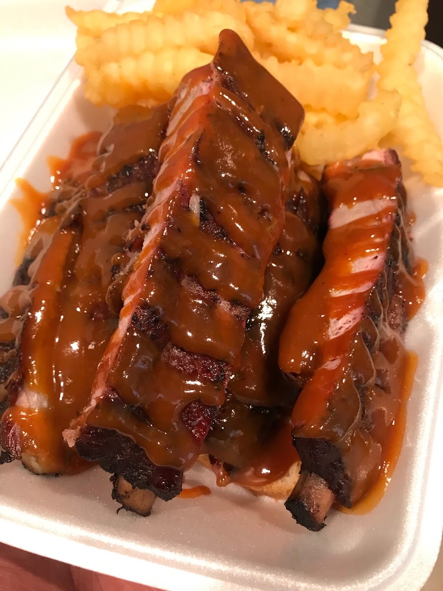 Foster’s BBQ - Photo 3