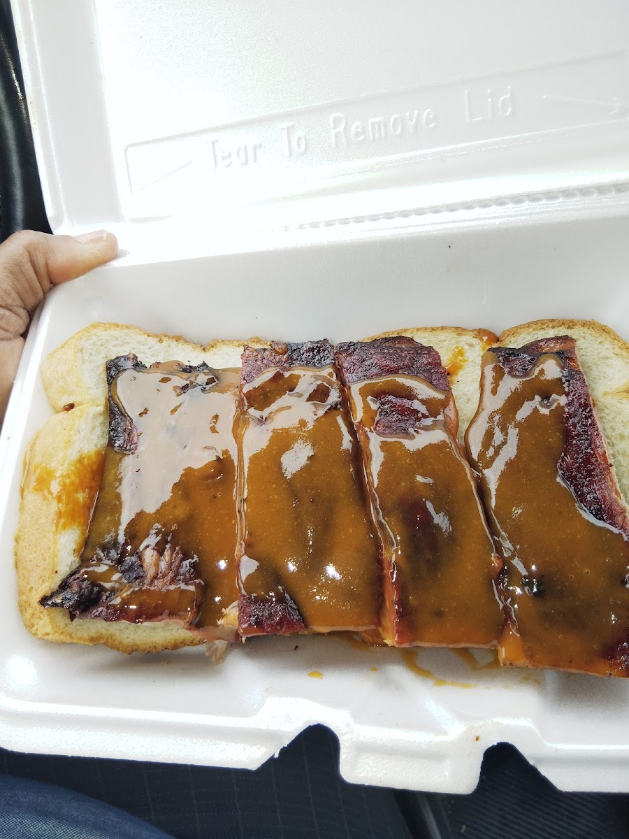 Foster’s BBQ - Photo 7