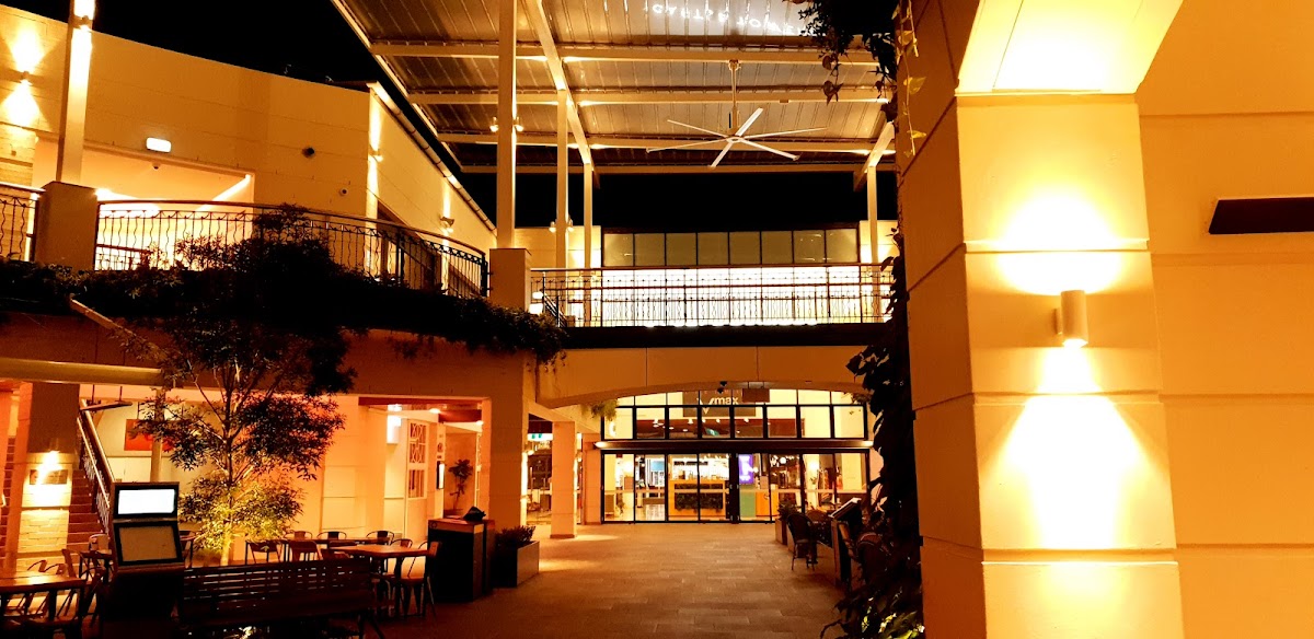 The Piazza - Photo 9