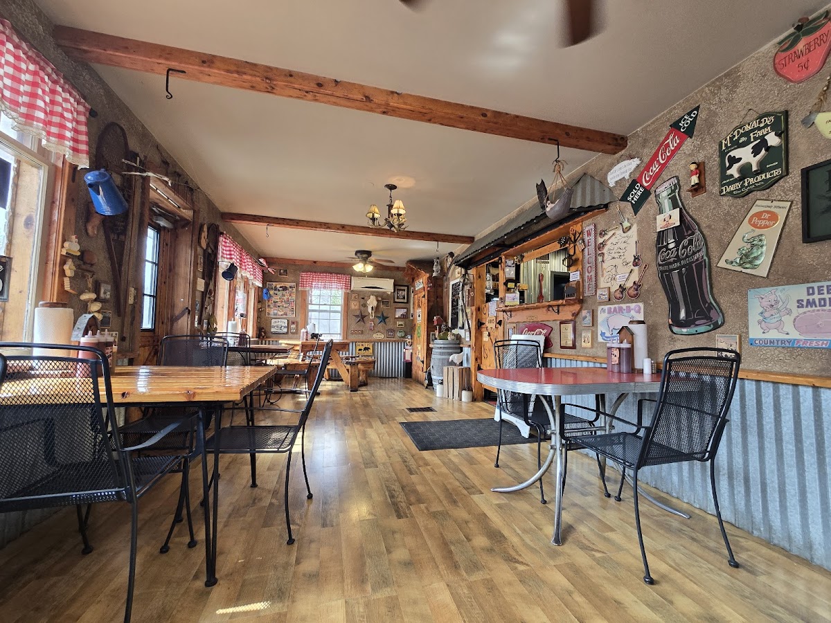 Smokey's Southern Barbeque - Photo 2