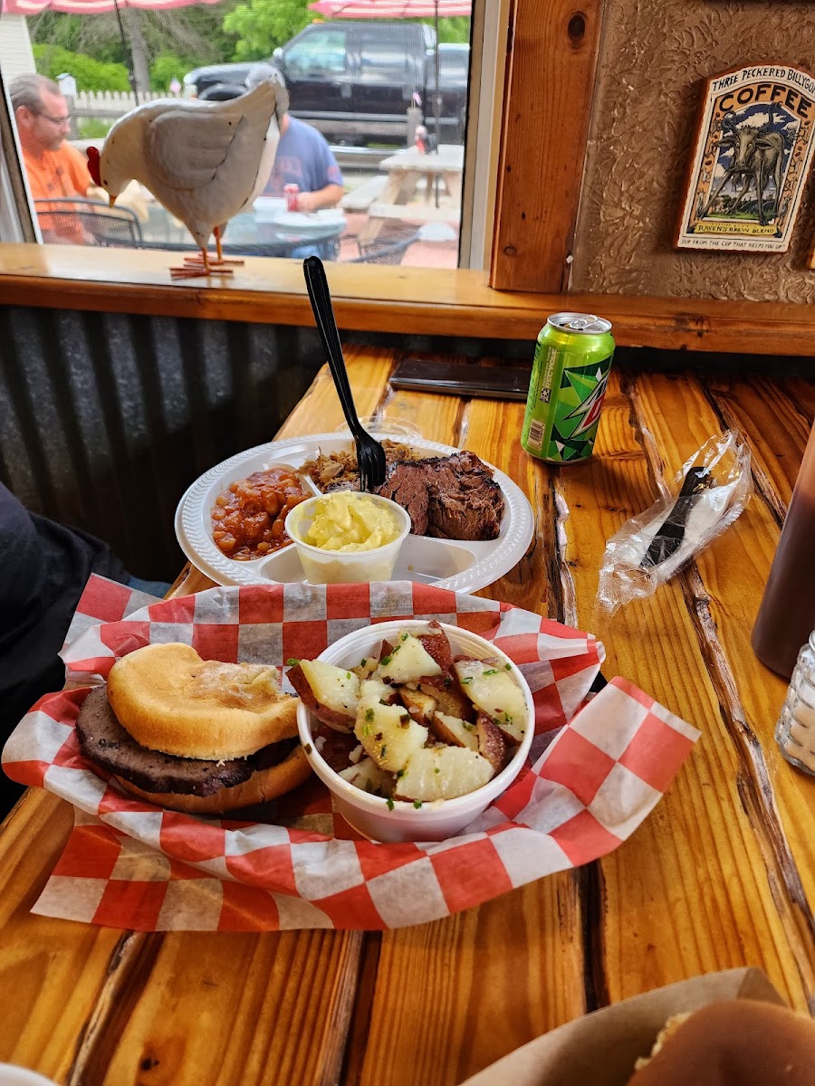 Smokey's Southern Barbeque - Photo 7