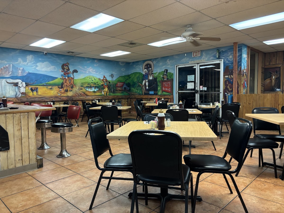 Happy Rooster Cafe - Photo 3