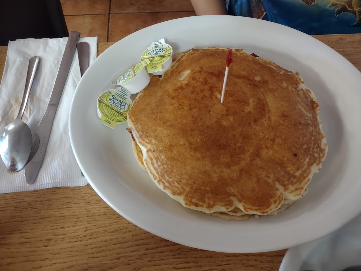 Happy Rooster Cafe - Photo 4